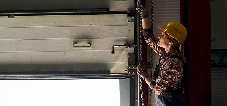 Addressing Common Garage Door Stoppage Issues in Wellington, FL